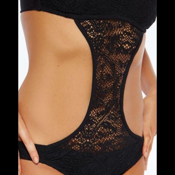 L Space Out Of Towner Cut Out One Piece Bathing Suit Nwt - Picture 3 of 3